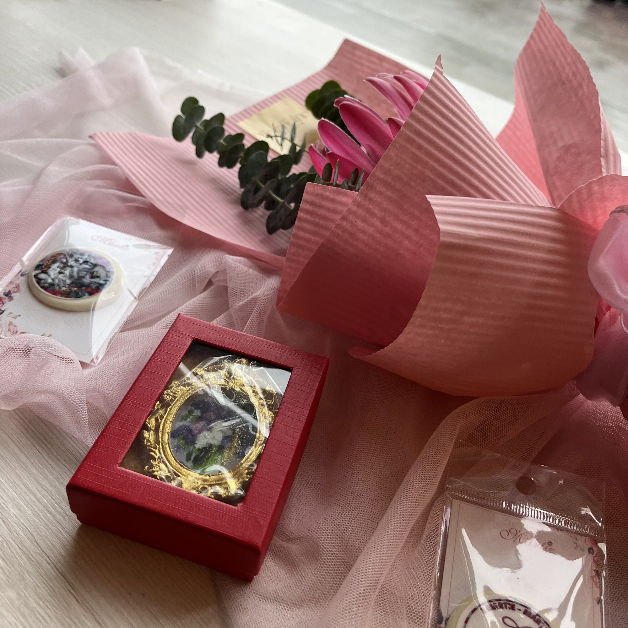 Mărțișor din ciocolată „Tablou de primăvară” - imagine 2