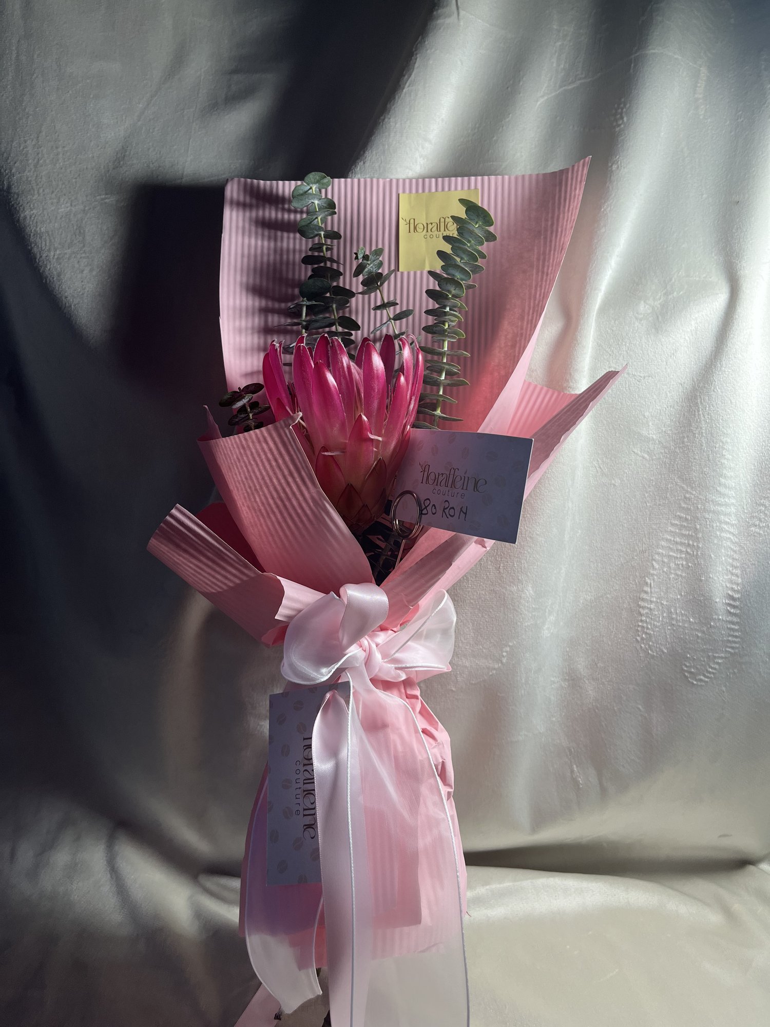 Pink Majesty – Buchet exotic cu protea roz - Imagine 2