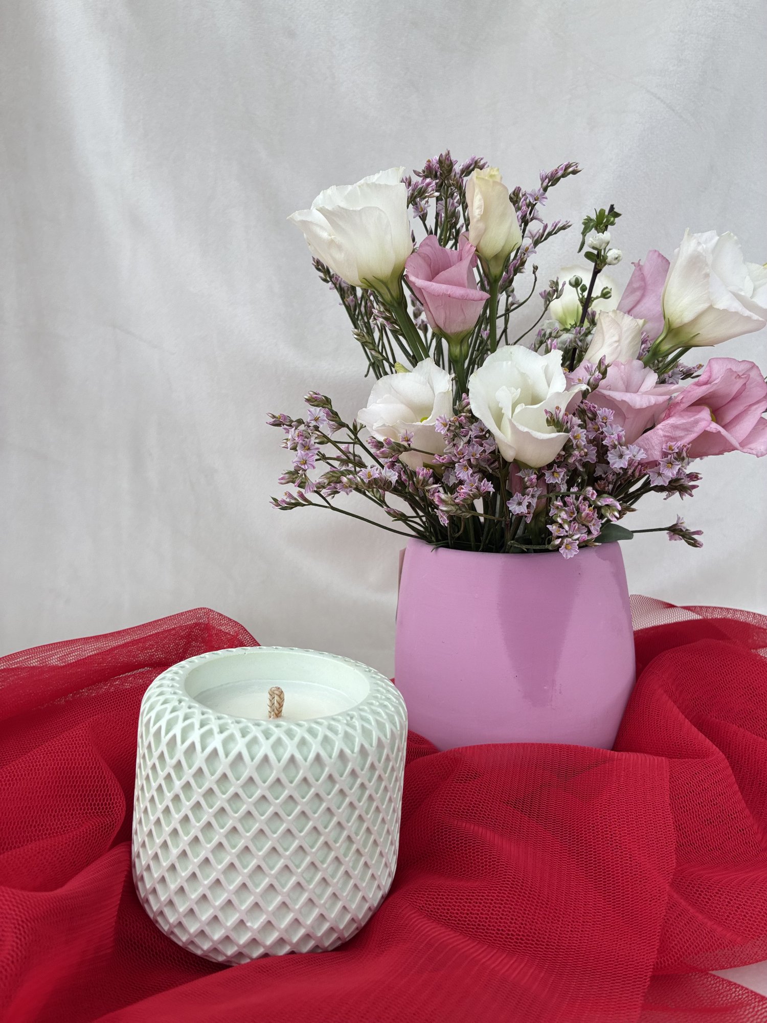 Lumânare florală „Ivory Lace Glow”