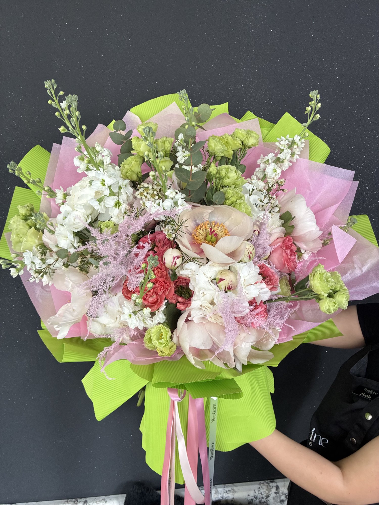 Éclat de Jardin – Buchet luxury cu bujori premium, hortensii și accente couture