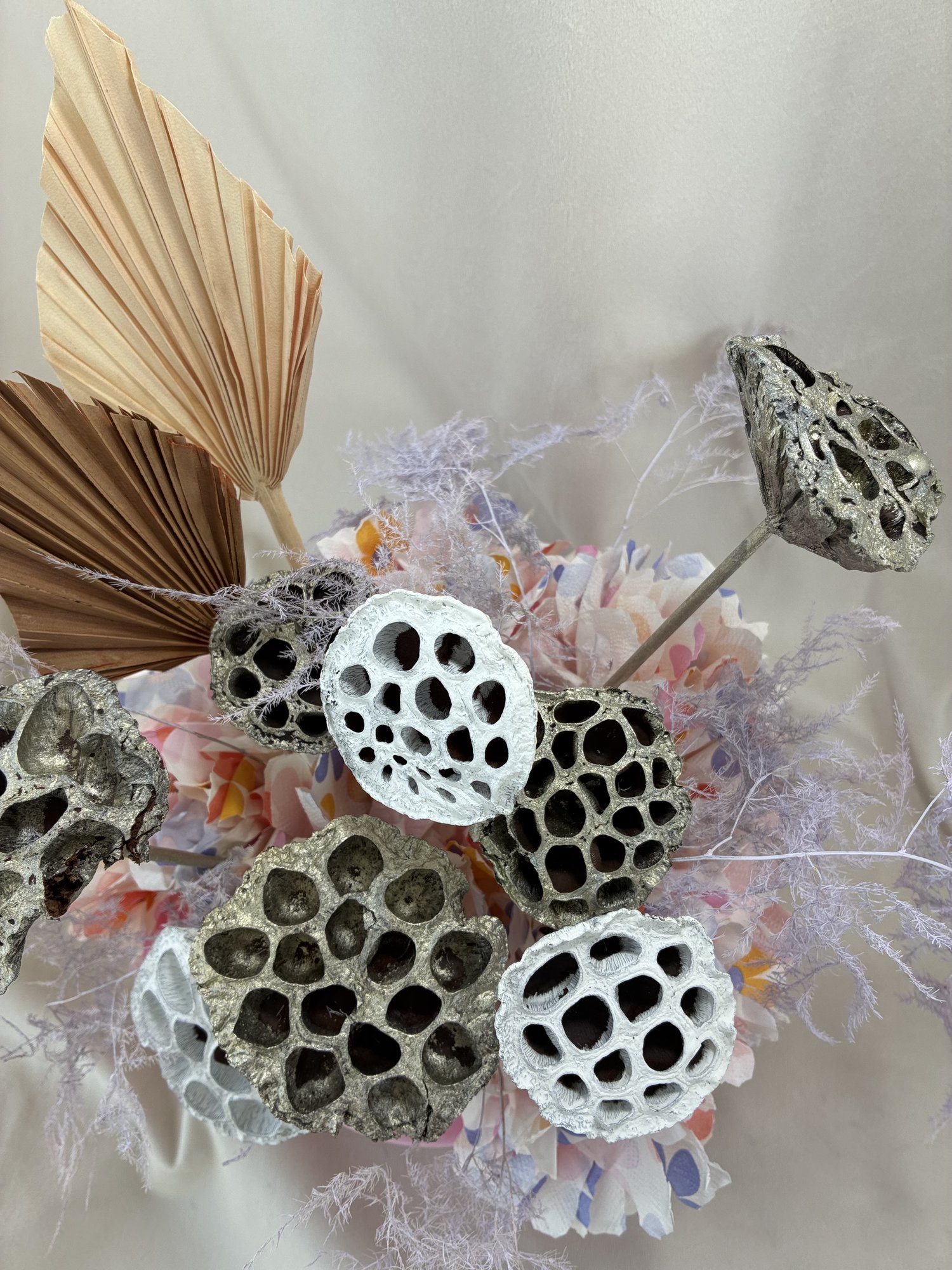 Lotus Éclat – Aranjament Nemuritor Artistic cu Lotus Decorativ și Accente Botanice Eternelle - Imagine 2