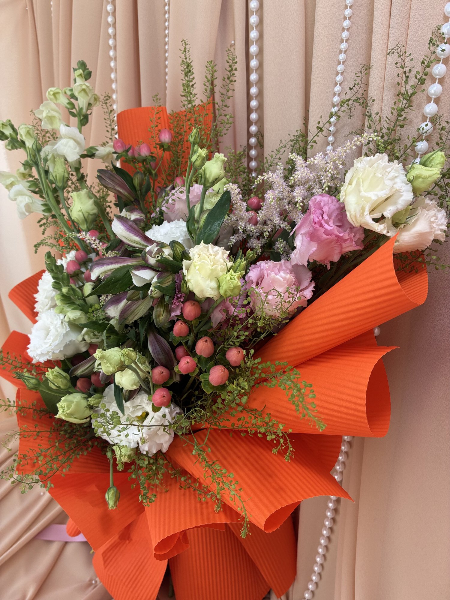 Coral Symphony Couture – Buchet premium cu Gura Leului, Eustoma și Alstroemeria - Imagine 4