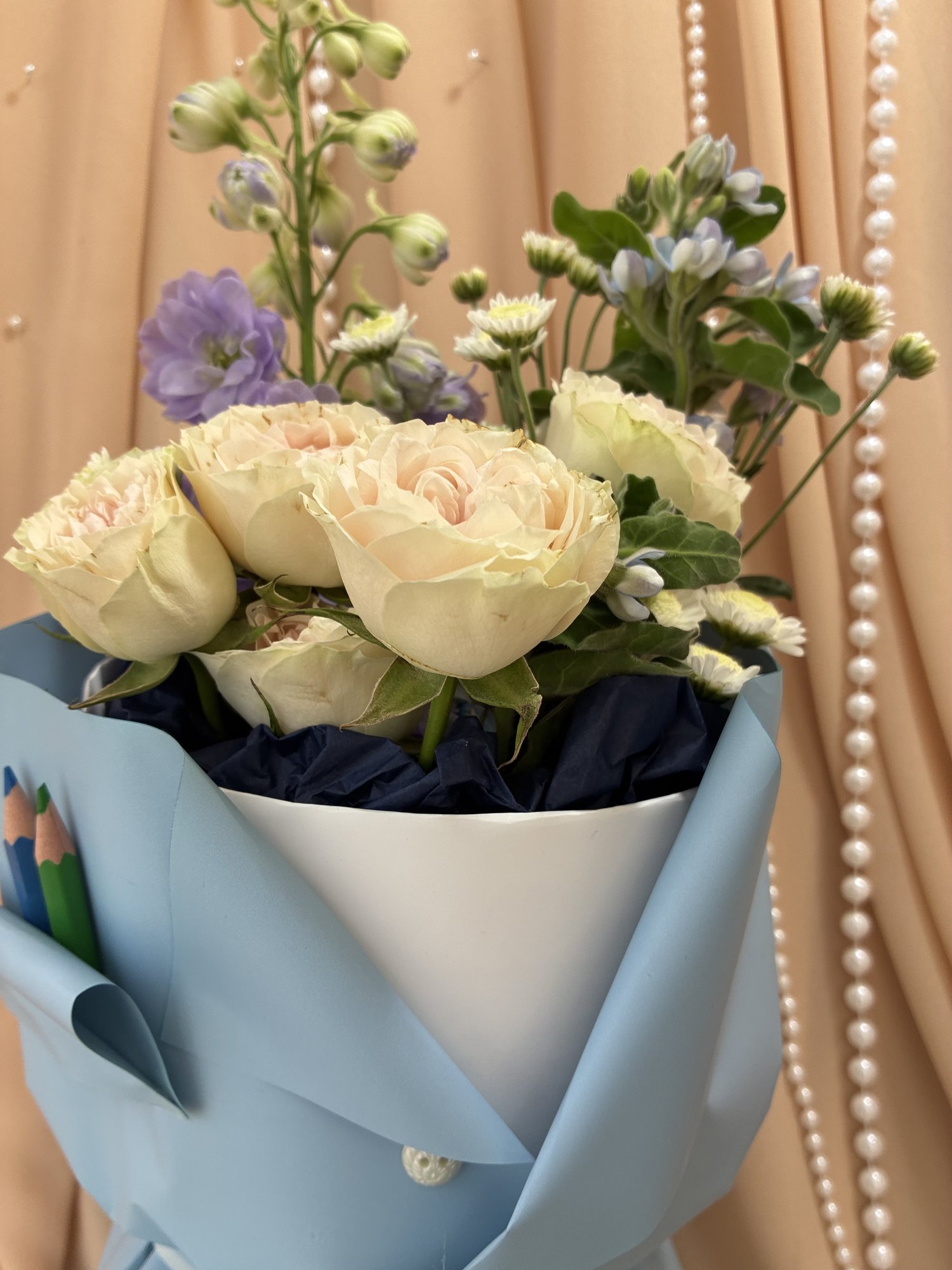 First Day in Blue – Buchet Back to School cu Mineroză, Delphinium și Oxypetalum - Imagine 2