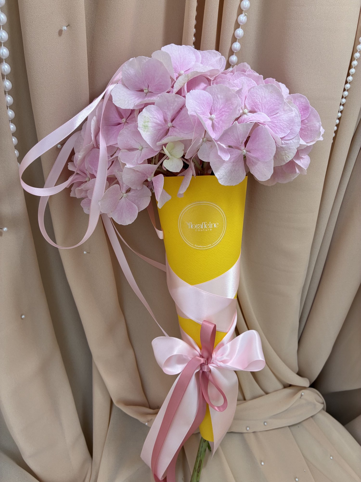 The First Bell – Buchet Back to School cu Hortensie roz - Imagine 2