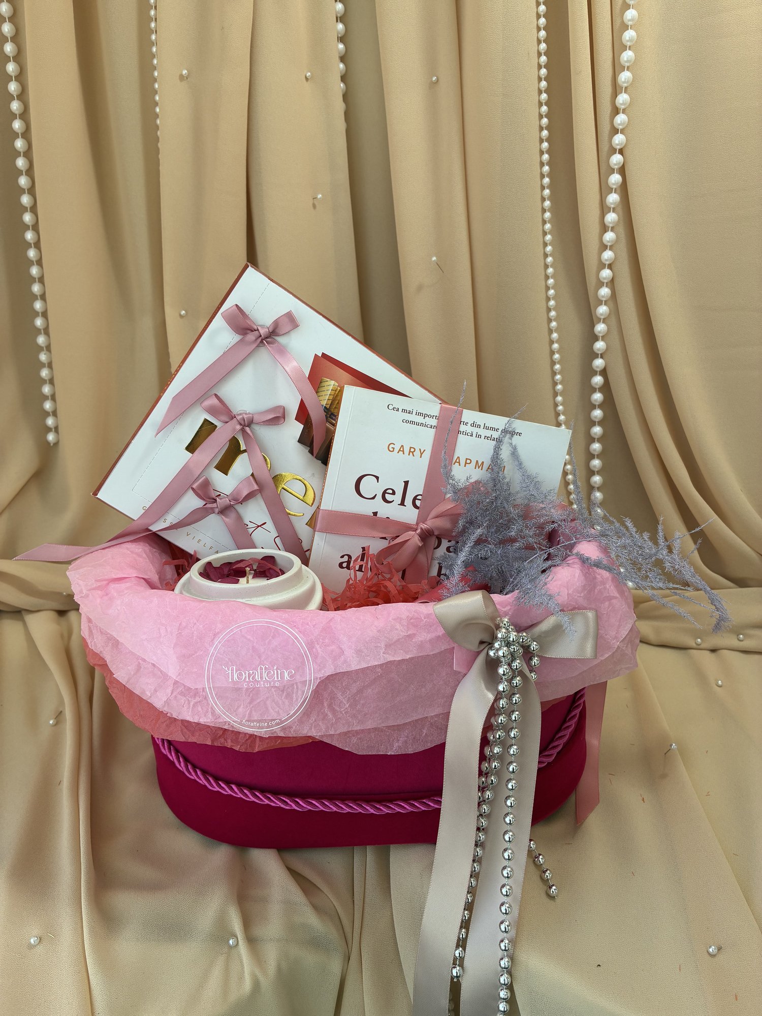 LOVE, IN FIVE WAYS – Cutie cadou cu „Cele cinci limbaje ale iubirii”, ciocolată și lumânare