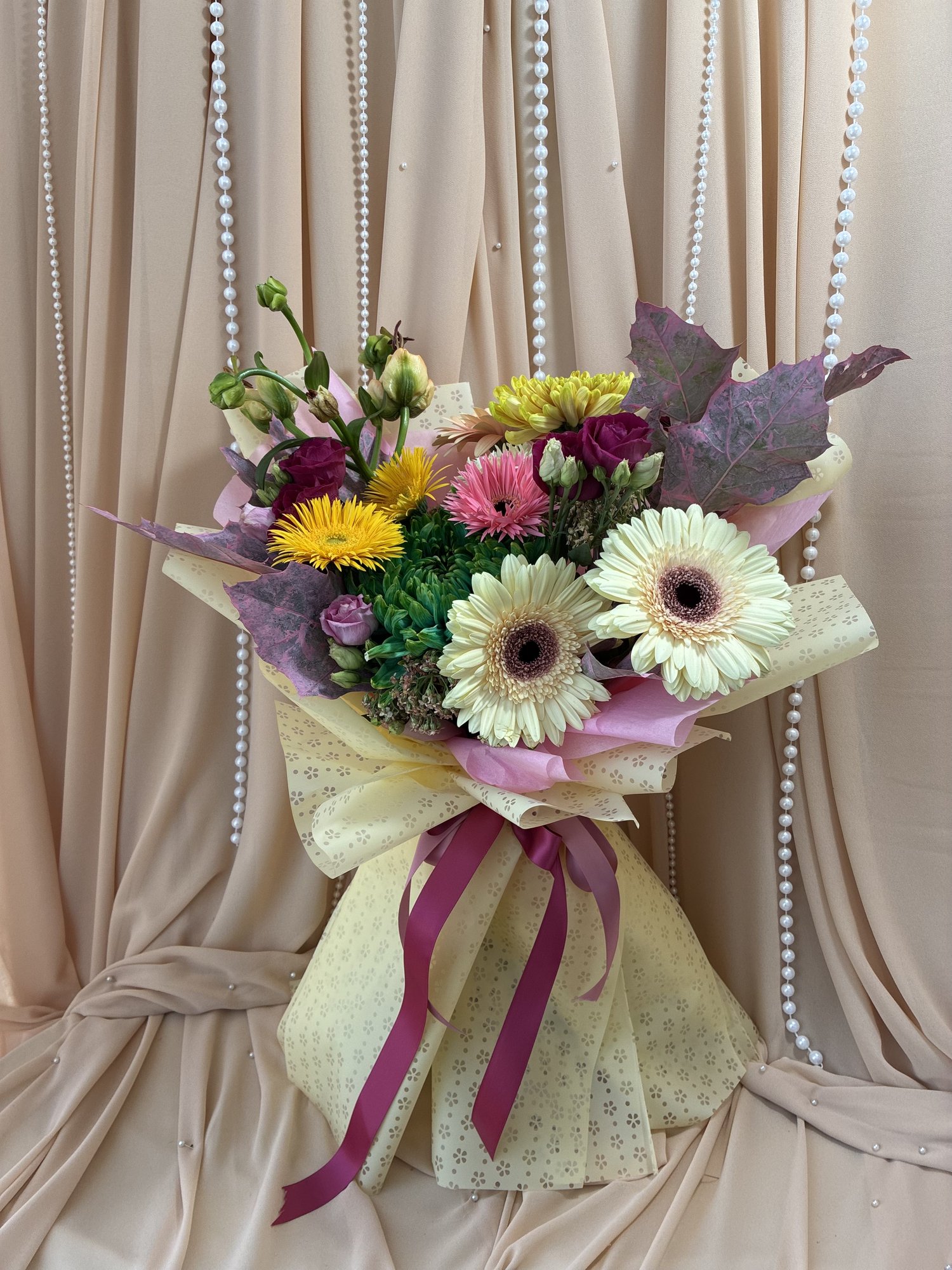 Pink Lemonade – Buchet cu Gerbera, Eustoma și Crizanteme - Imagine 3