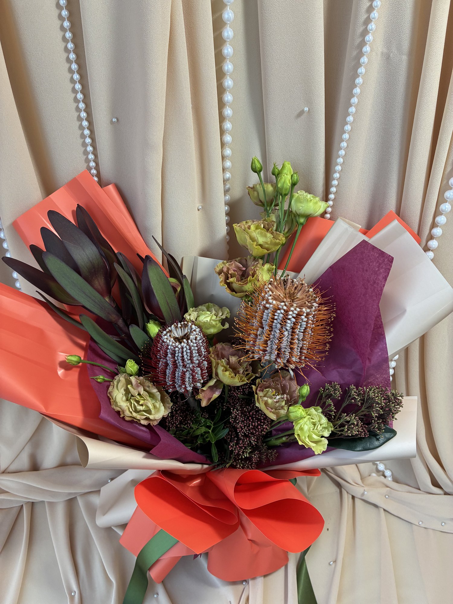 Copper Nomad – Buchet cu Banksia, Leucadendron și Eustoma - Imagine 2