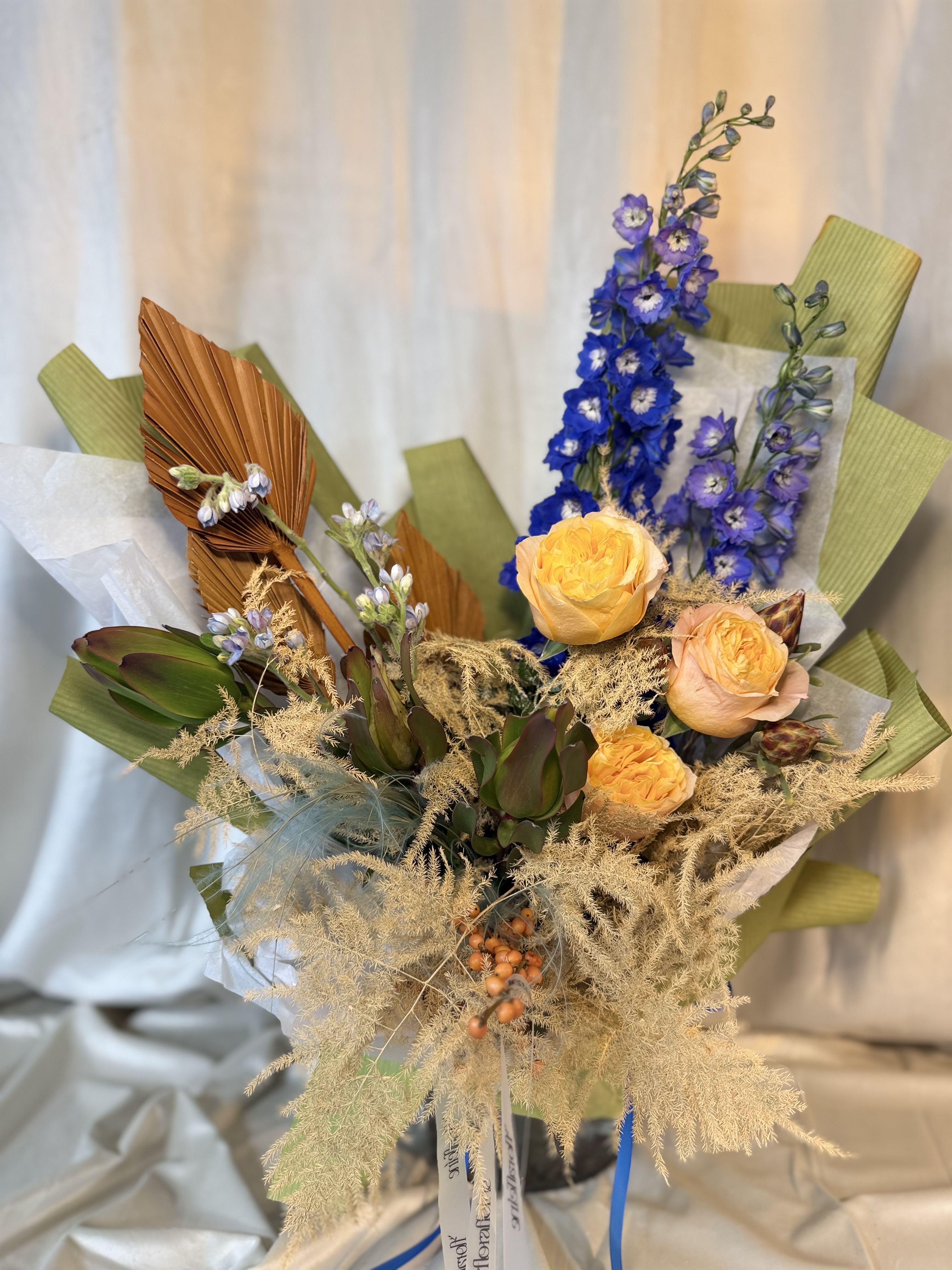 Golden Azure Symphony — Simfonia Auriu-Azur - Imagine 2