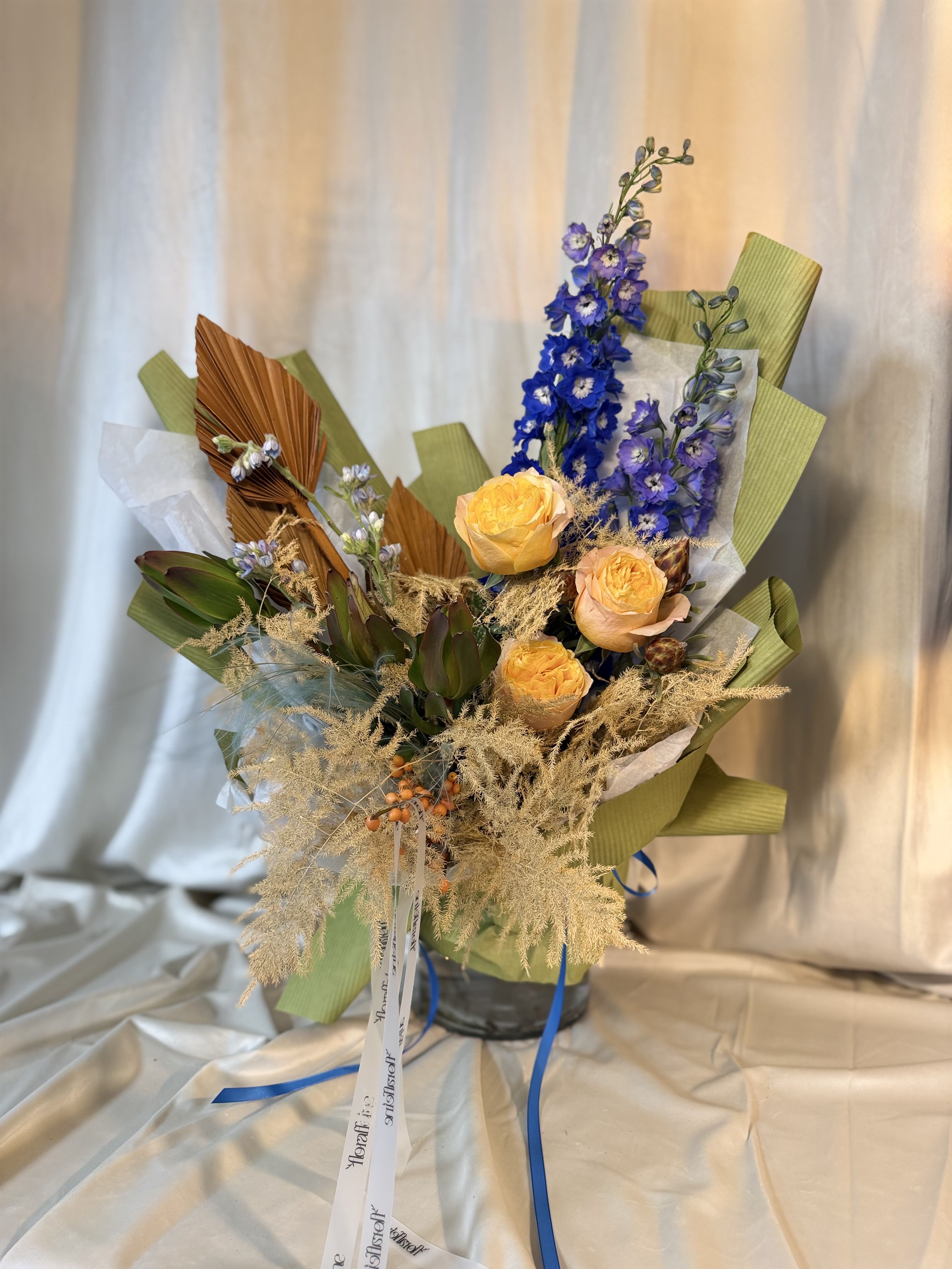 Golden Azure Symphony — Simfonia Auriu-Azur - Imagine 3