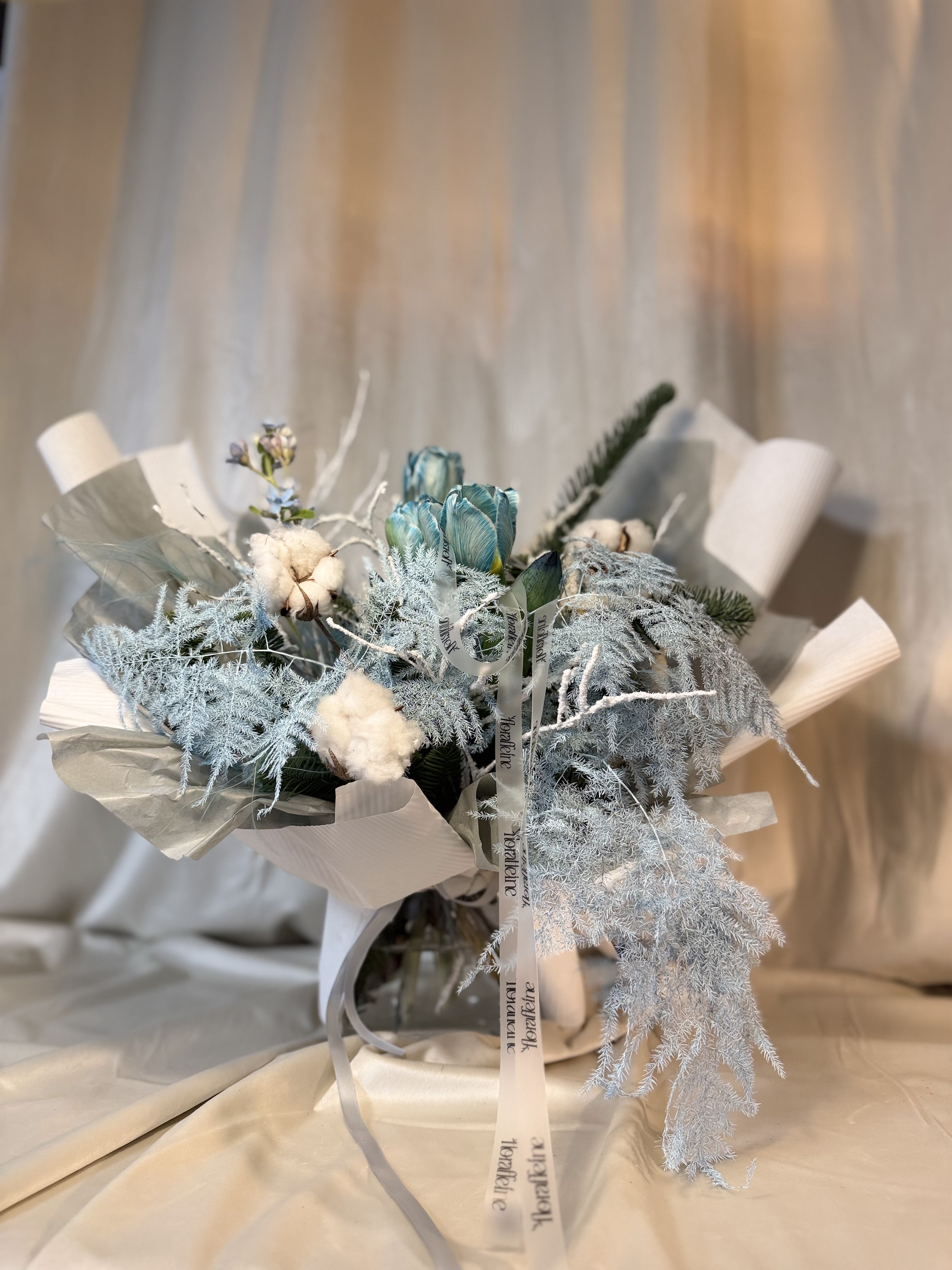 Arctic Blue Couture — Eleganță glaciară