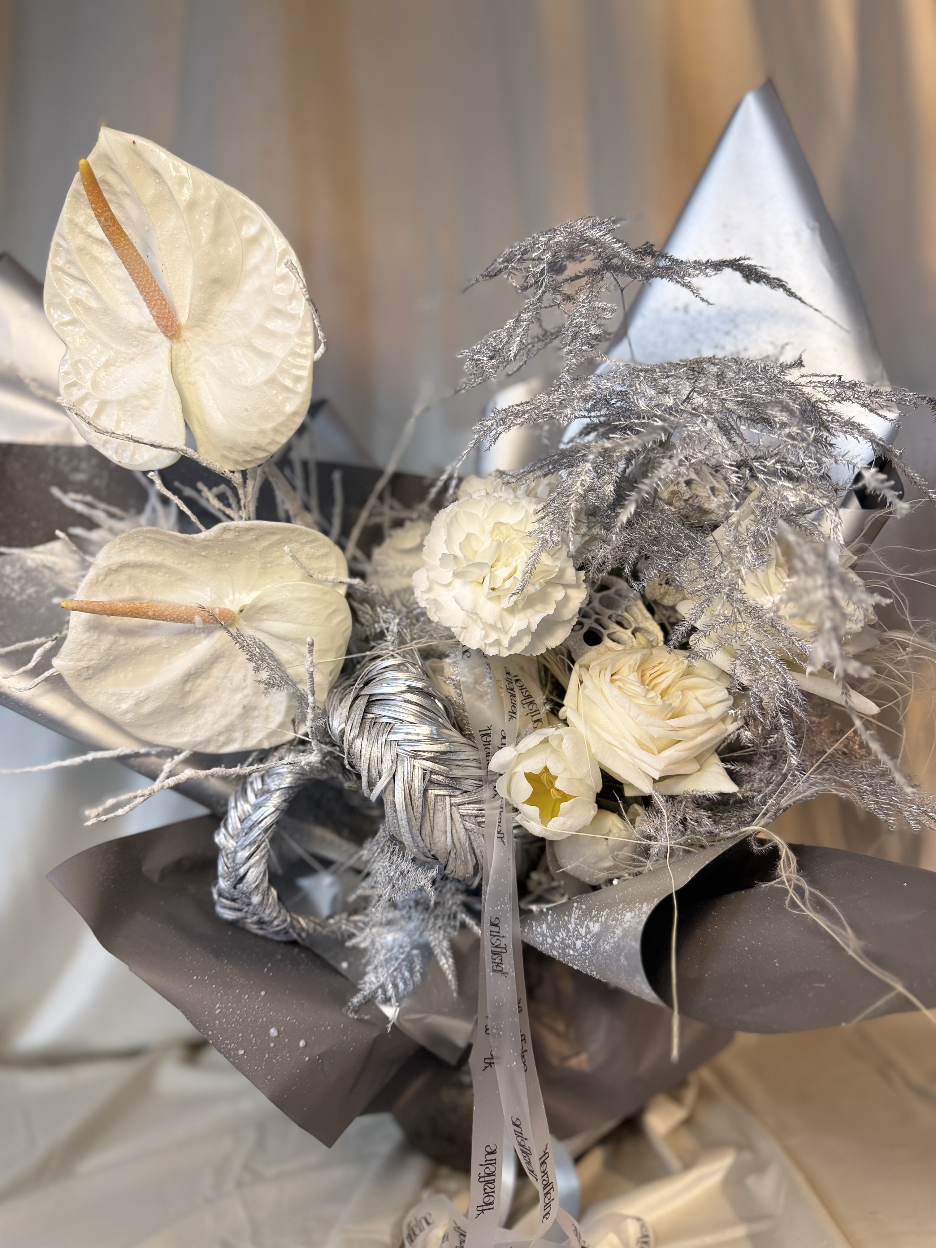 Ivory Frost Couture — Eleganță în alb înghețat - Imagine 2