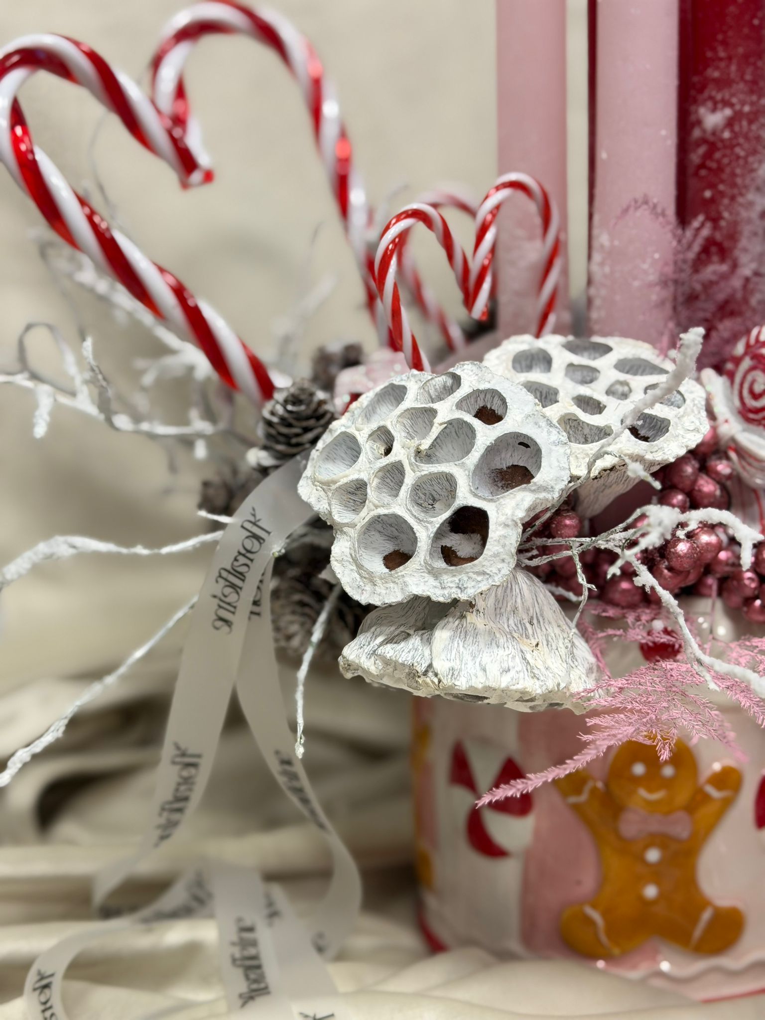 Candy Noel Couture – Aranjament Festiv în Vas Ceramic - Imagine 5