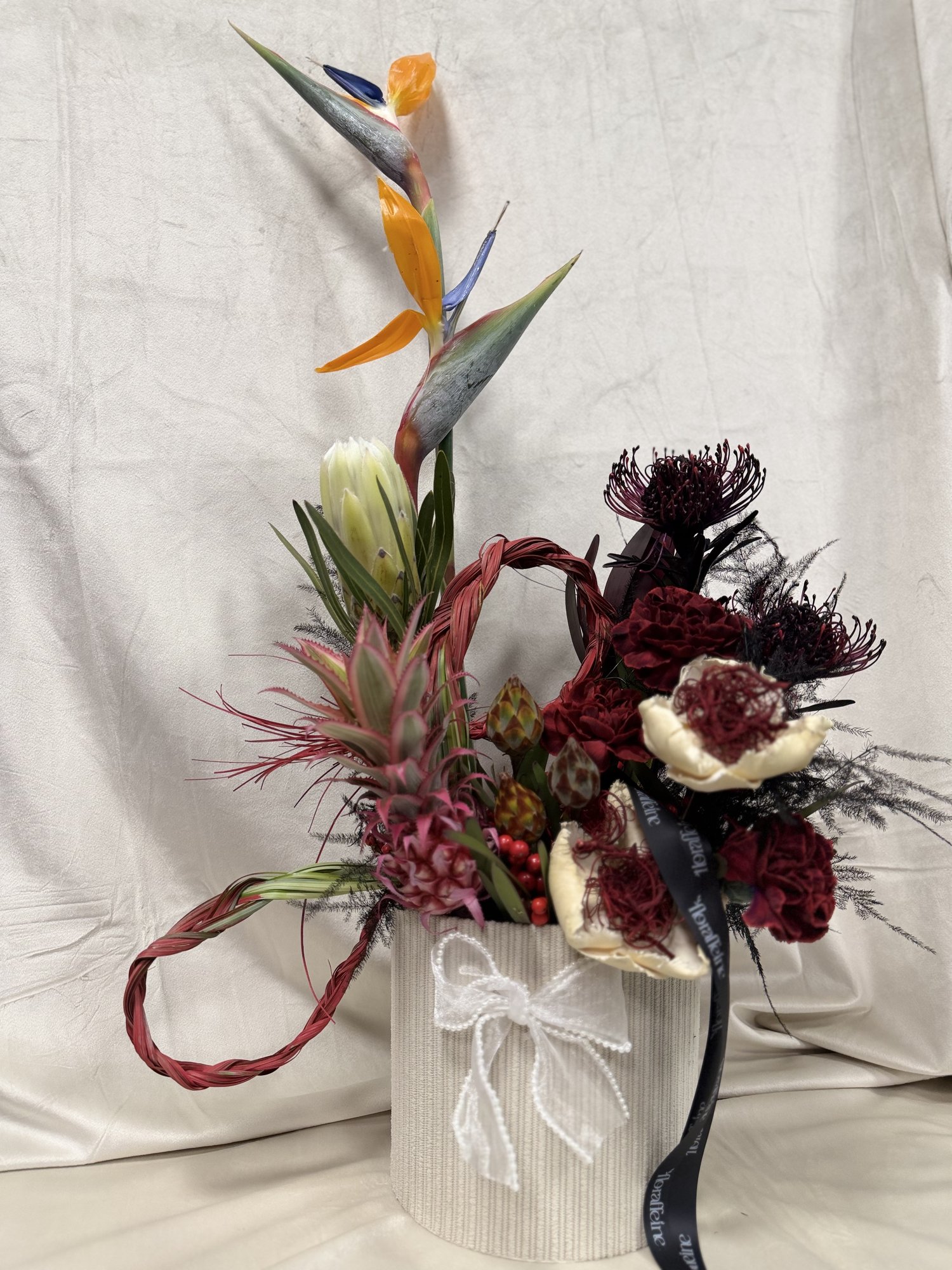 Crimson Tropic Couture — Armonie exotica in tonuri profunde - Imagine 3