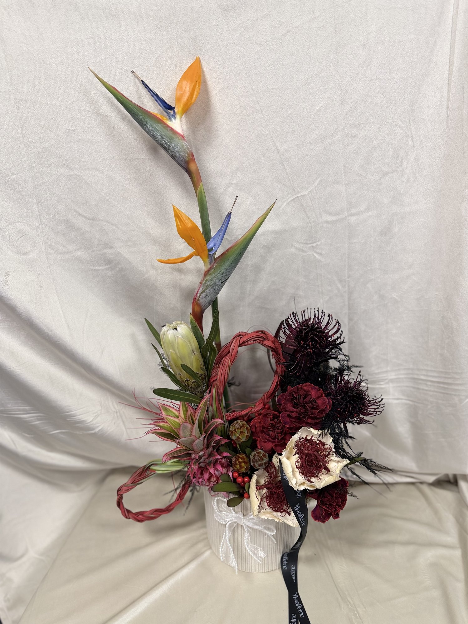 Crimson Tropic Couture — Armonie exotica in tonuri profunde - Imagine 4